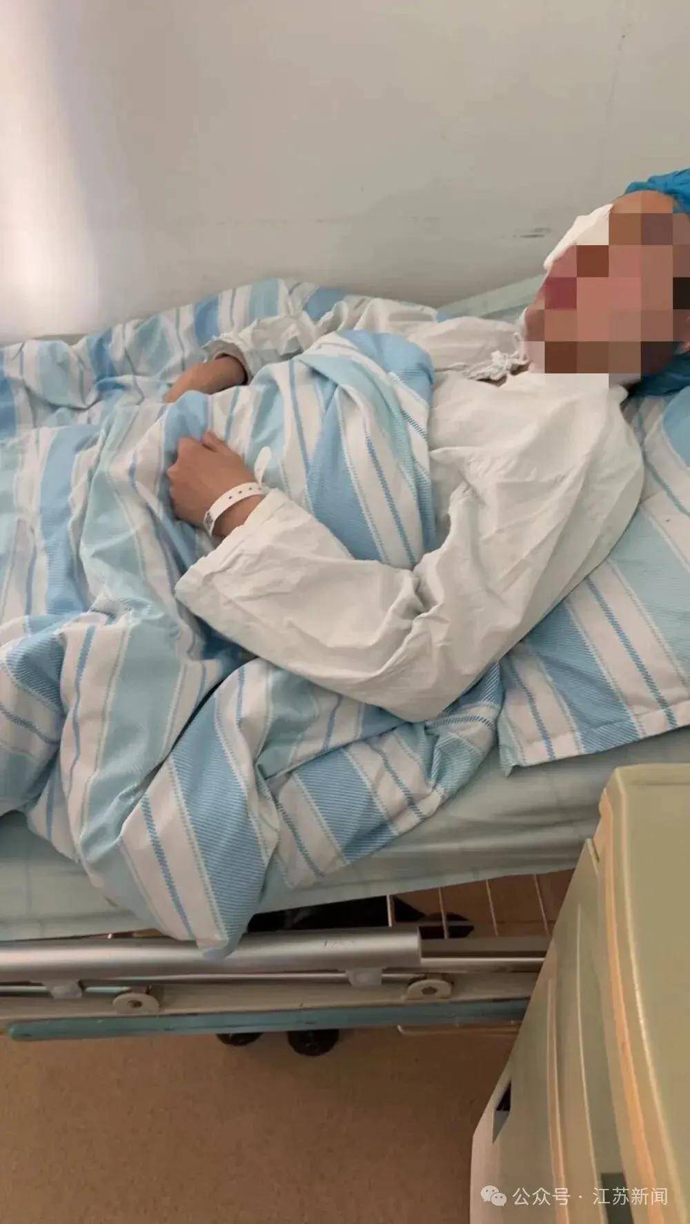 “被学生戳伤眼球”女教师希望依规处置涉事学生，申请调离教学岗