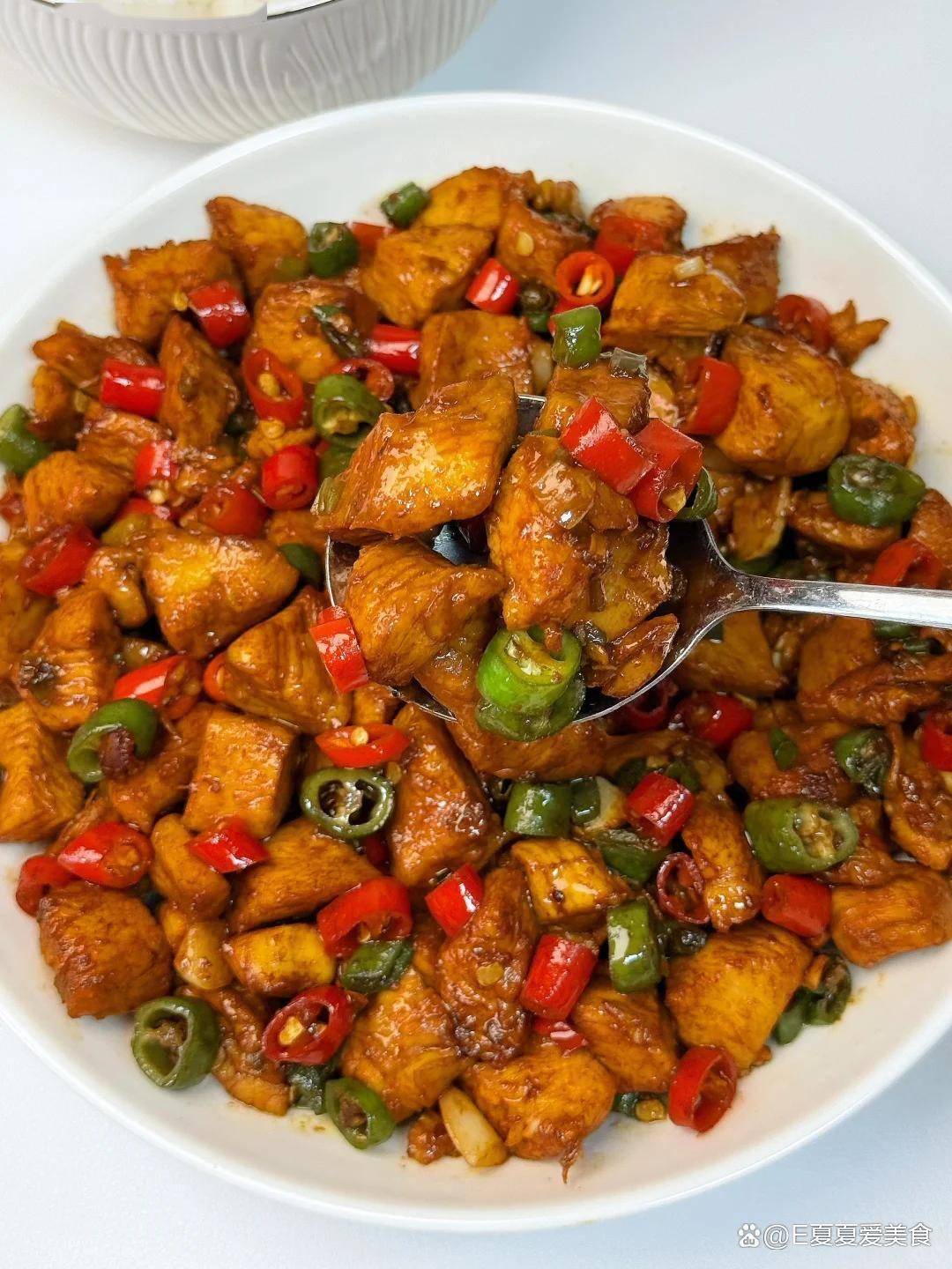 原创            鸡胸肉这样做，放凉了也不发柴，低脂鲜嫩，新手也能一次成功！