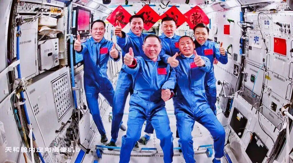 顺利进驻！中国航天员完成第8次“太空会师” -华闻时空