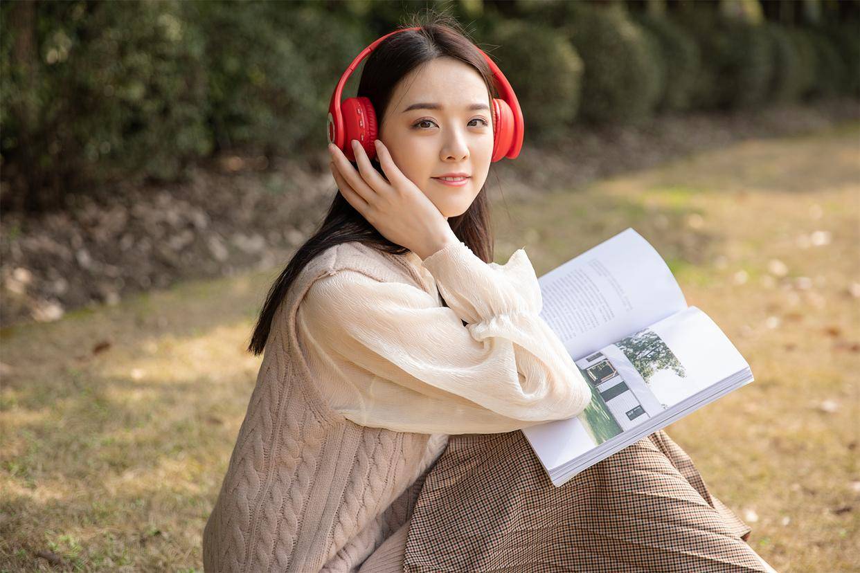 已婚女人要是把你当情人，最真实的表现，就是这三个不拦着你