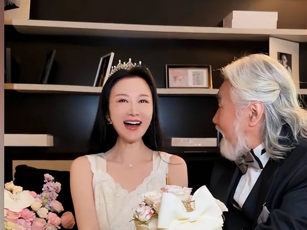 牡丹花下死?张纪中被爆转移财产,这一次杜星霖终究成了“小丑”