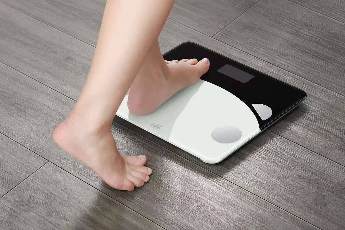 原创            直肠癌最后都是怎么去世的？医生：多半是身体有7预警，没重视！