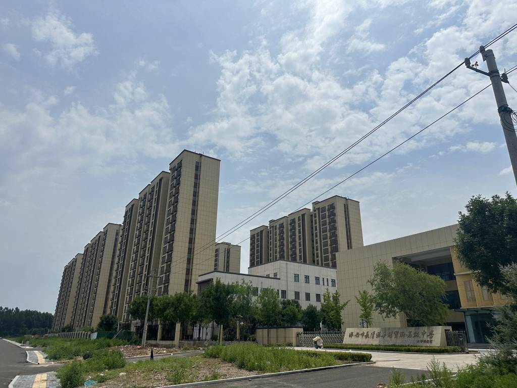 济南一小区配套小学被租给民办高中，区教体局：为盘活国有资产