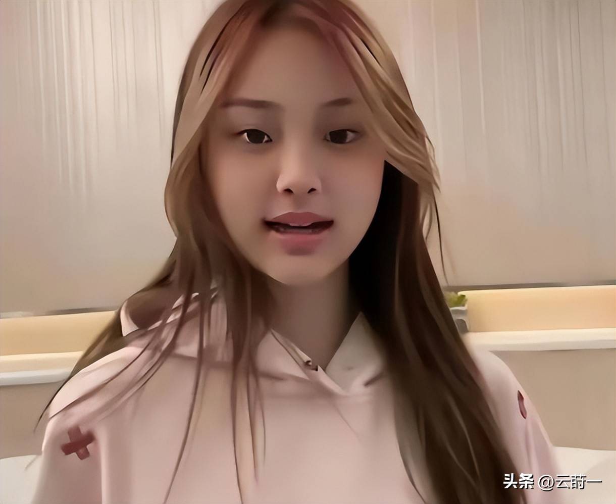李小璐:年轻时管不住下半身,如今却让自己女儿买了单,她后悔吗