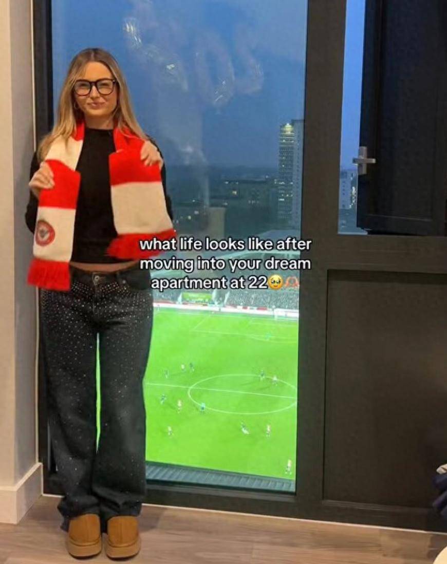 英国女子因拥有俯瞰英超球场公寓，招致球迷假借交往而蹭看球赛