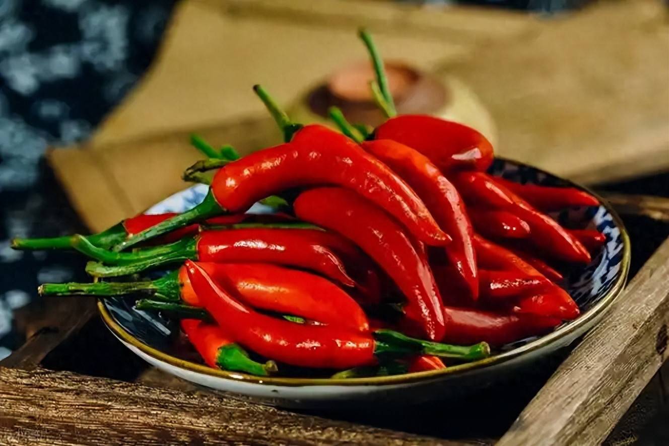 原创            辣椒被发现！医生发现：吃得越辣，心梗患者血管或越干净？