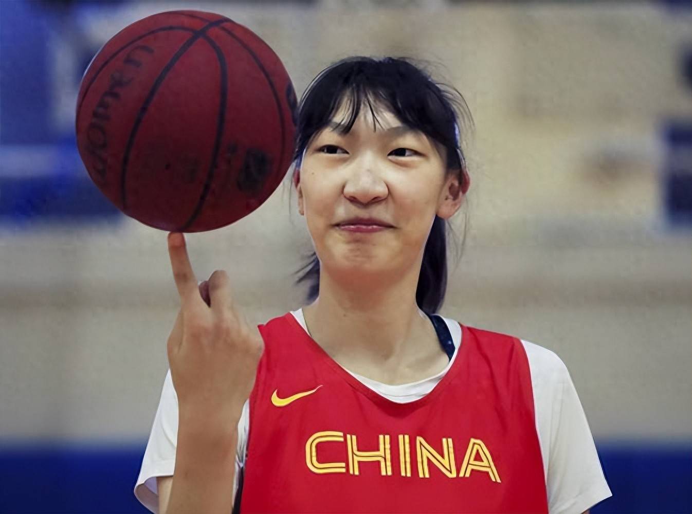 体坛败类！身为中国女篮成员，她竟装病偷入日籍，认日本人做干爹