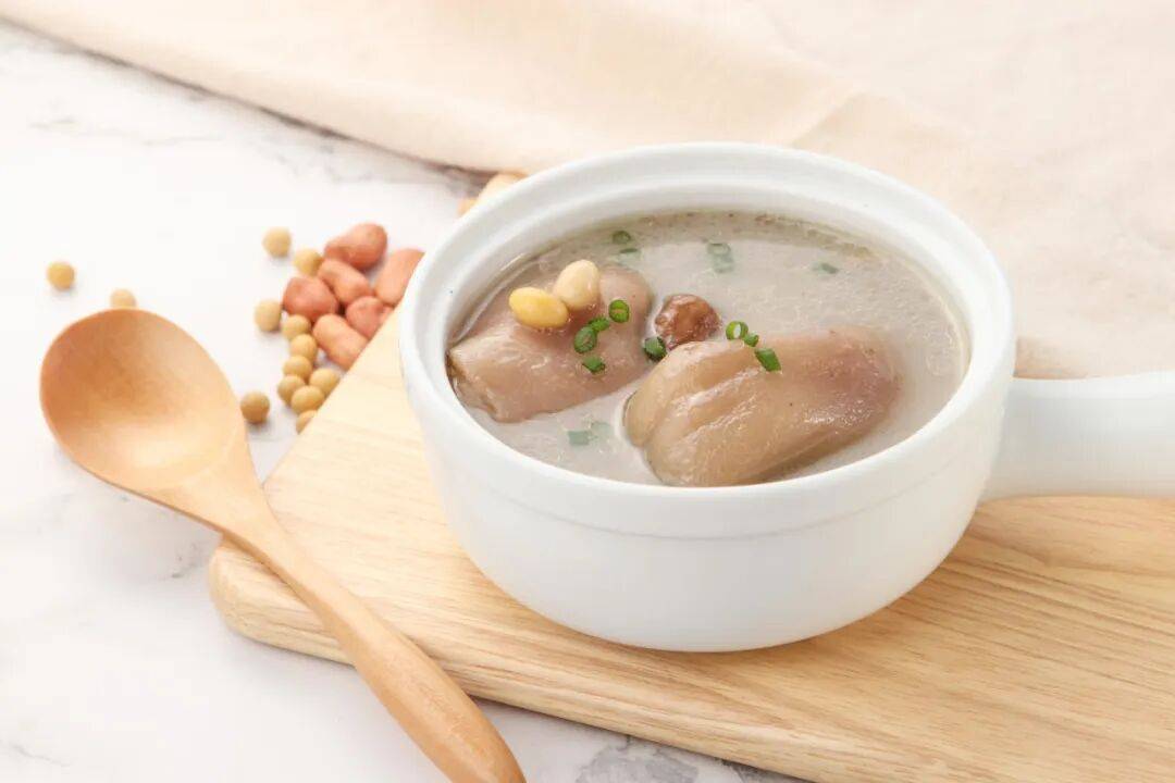 产后怕堵奶？哺乳期妈妈不宜吃的食物