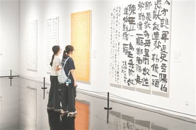 “字里千秋·今古通脉”书法艺术展启幕