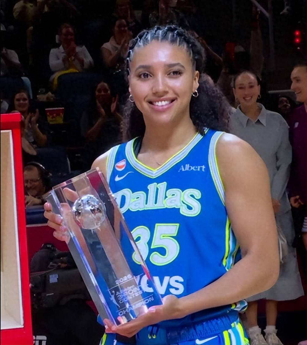 WNBA历史首人！李月汝状元队友福德夺三分大赛冠军 历史首位新秀