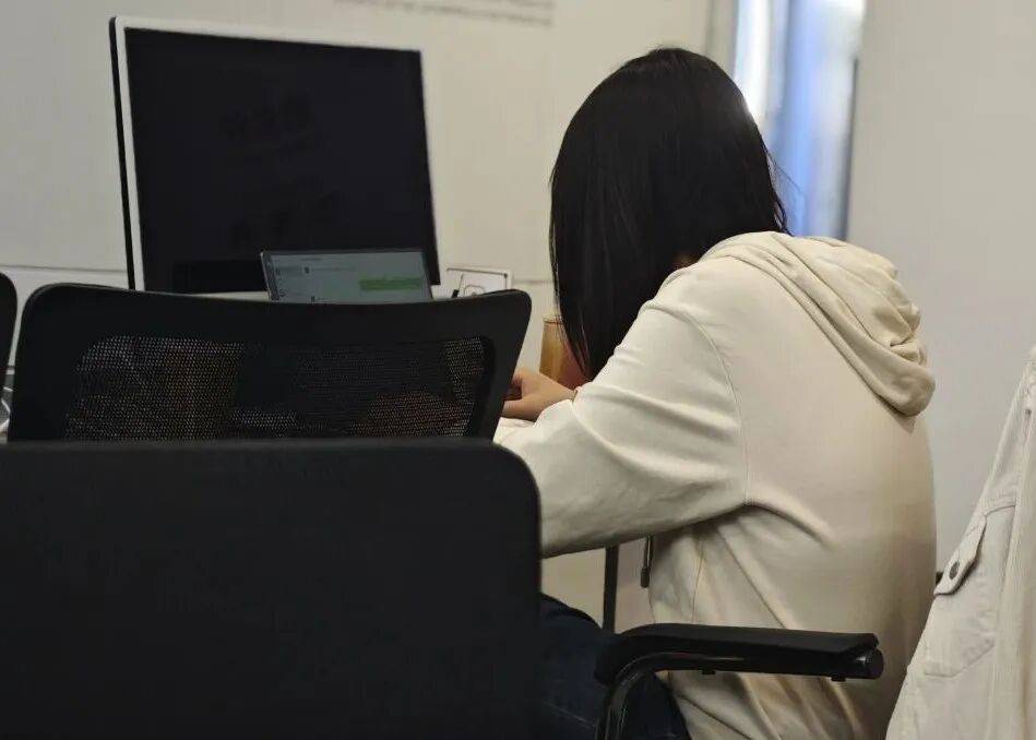 今天起，久坐后请务必调整一下