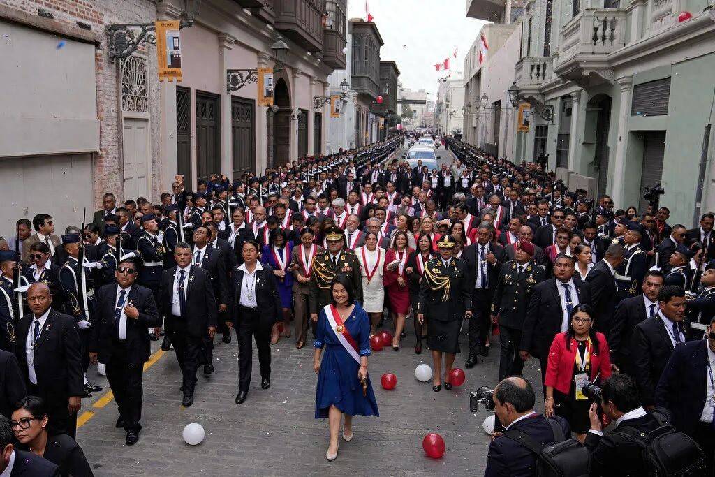 “最年轻的第一夫人”，出任总统