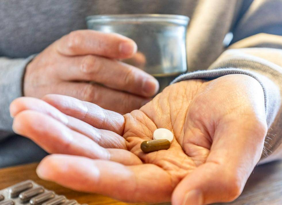 原创            饭后吃药，等于白吃？医生多次提醒：一天中这些时间吃药才最好