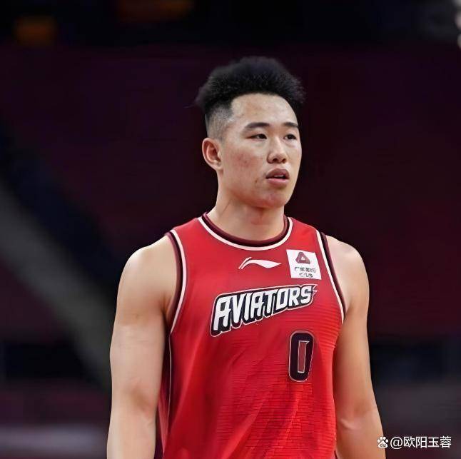 男篮最被低估的球员!18分钟17分0失误,完爆胡明轩的3分