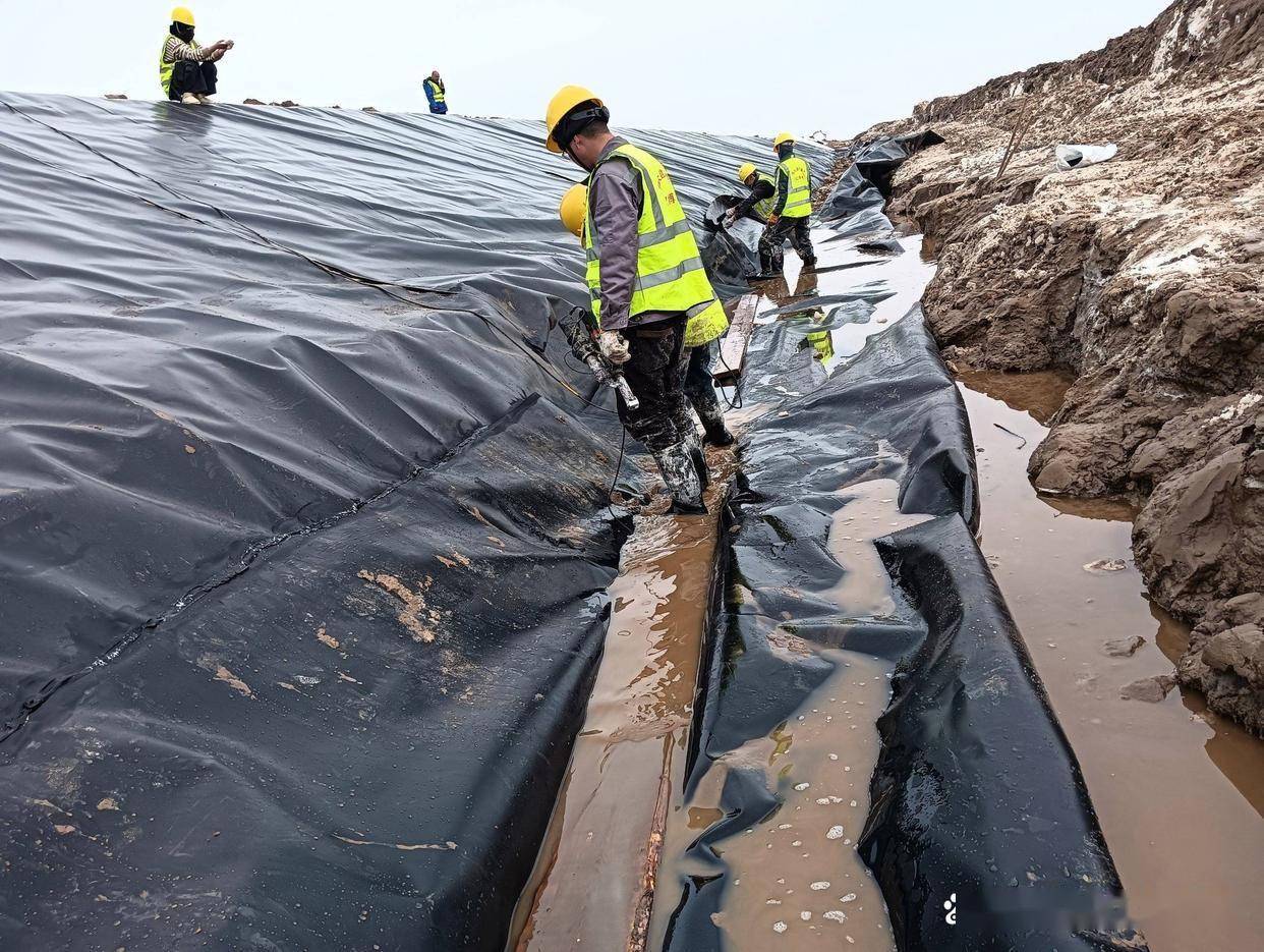 防水土工膜糙面土工膜双道热熔焊接缝防渗效果好_检测_质量_焊道