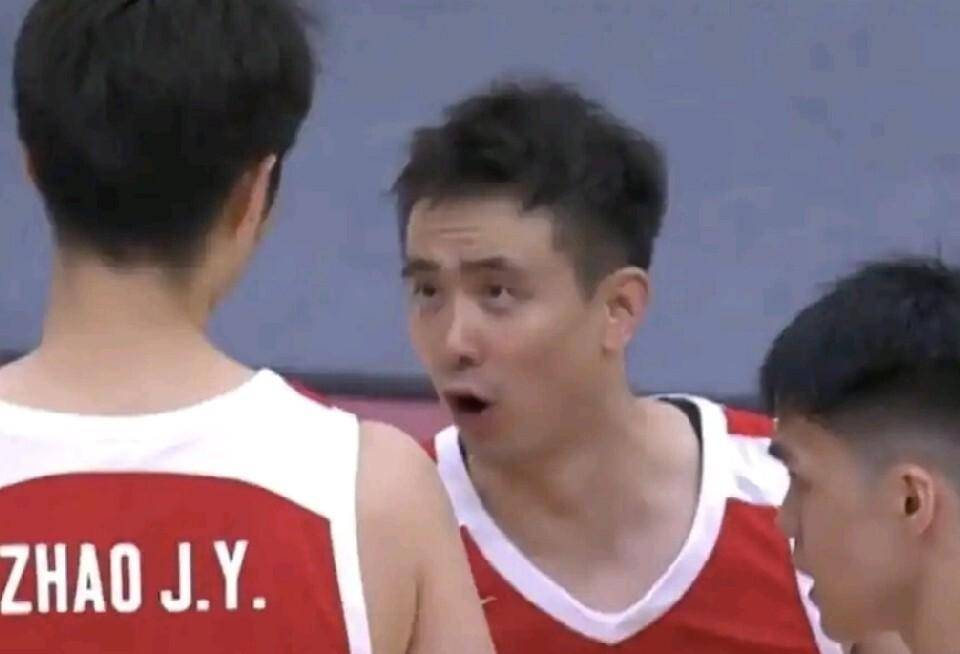 我们输了!中国男篮72‑91大败,惨遭23‑1冲击,全队18次失误,赵嘉义砍下17分