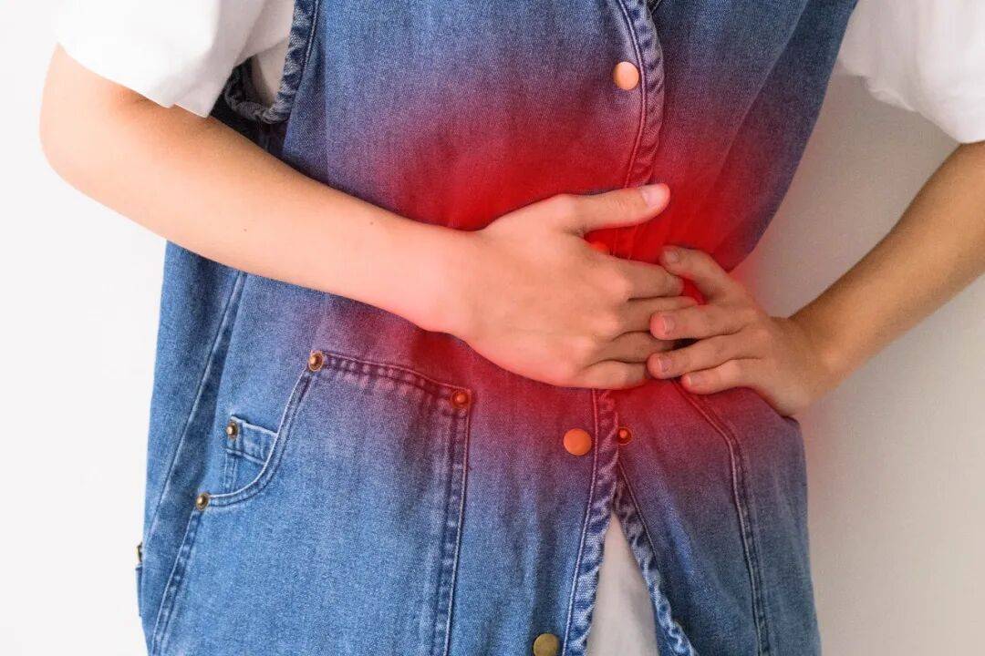 17岁少年确诊胃癌，仅一个半月后不幸离世，一开始以为是肠胃炎没当回事，医生提醒