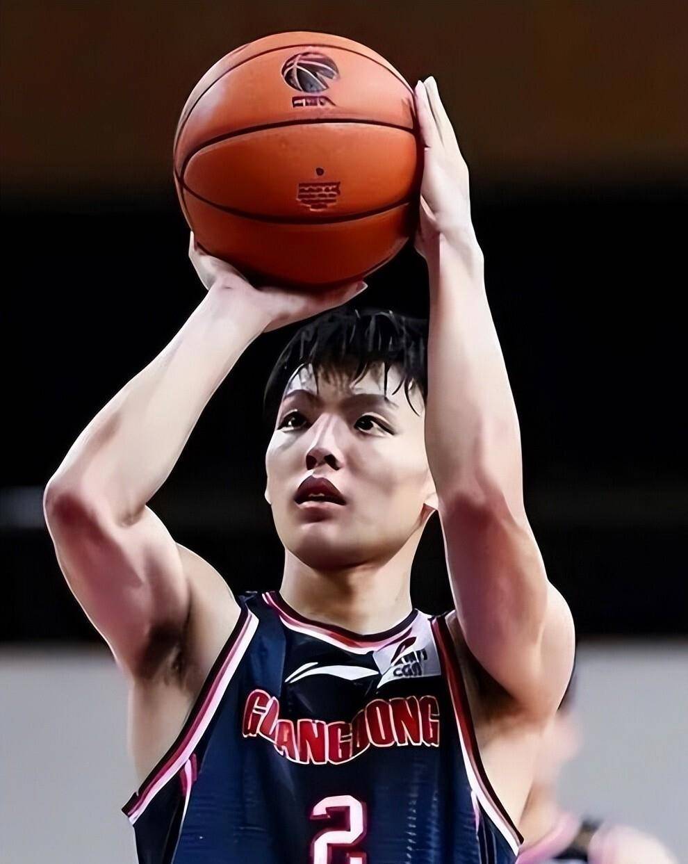 广东队重磅三个消息：徐杰突发病入院，任骏飞密谈回归，萨姆纳被土耳其抬价