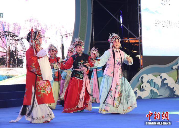 青海贵德：乡音嘹亮唱响黄河河畔