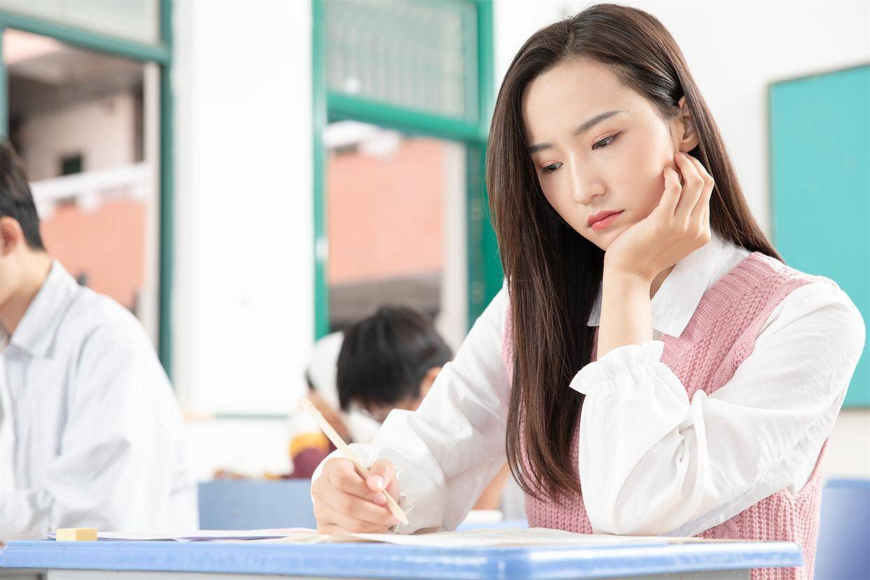 安正时尚跌停：创始人等多人被立案调查 公司曾