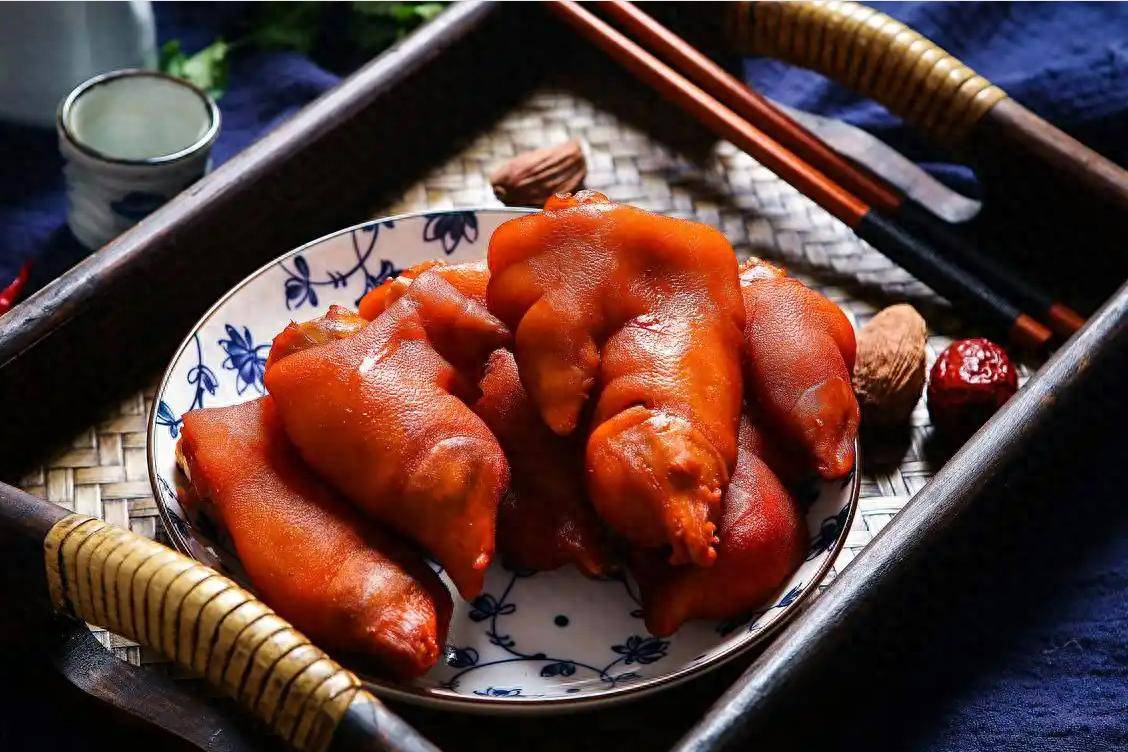 原创            猪蹄被关注！医生：癌症患者吃猪蹄，不出2月，或有这5变化！