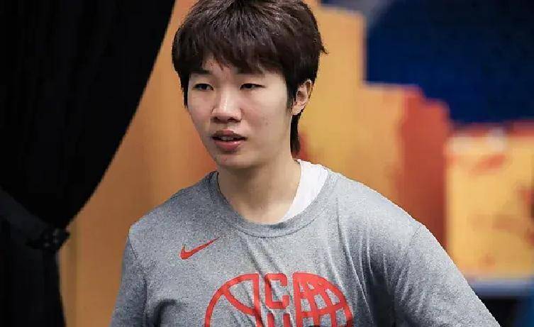 "00 后" 陈玉婕成女篮新队长！校园篮球出身，李月汝憾缺世界杯