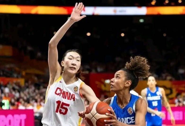 韩旭缺席！中国女篮亚运12人出炉：刘禹彤重返，张子宇继续入选