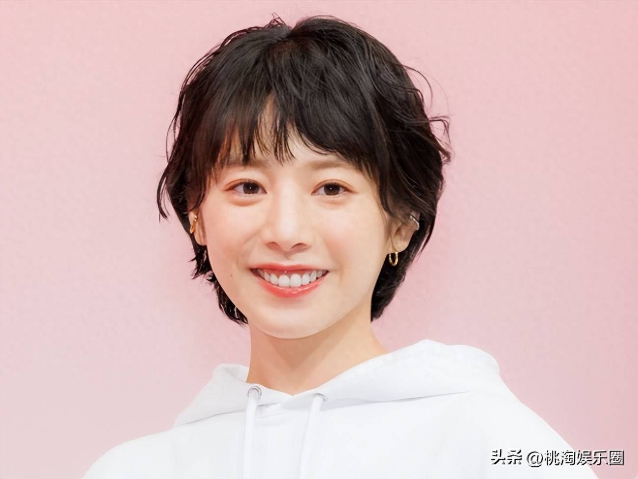 35岁日本女星夏帆官宣结婚，丈夫是小1岁电影导演甫木元空封面图