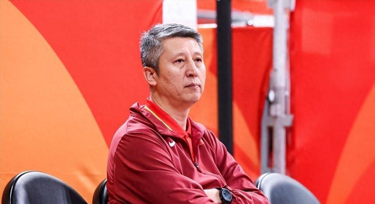 中国男篮连输两场不到12小时！郭士强对外公布两项重大消息，姚明没说错