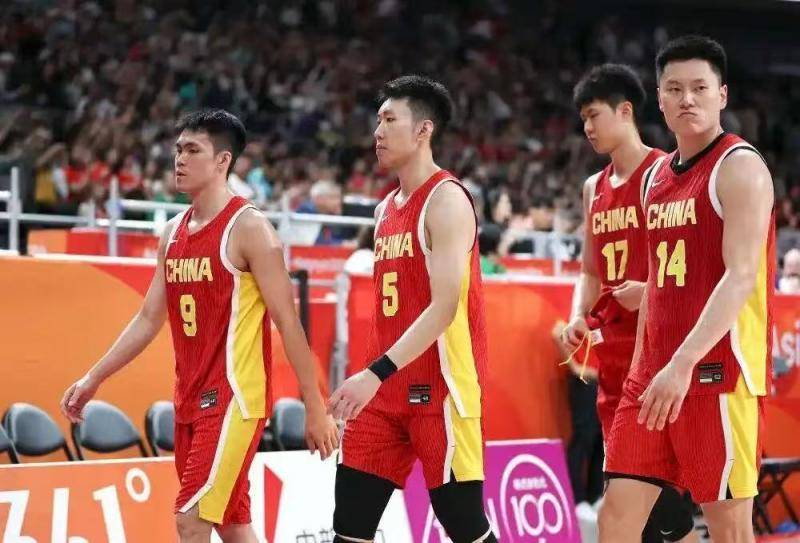 亚运会丨中国男篮回国就地解散 全队上下都需写总结