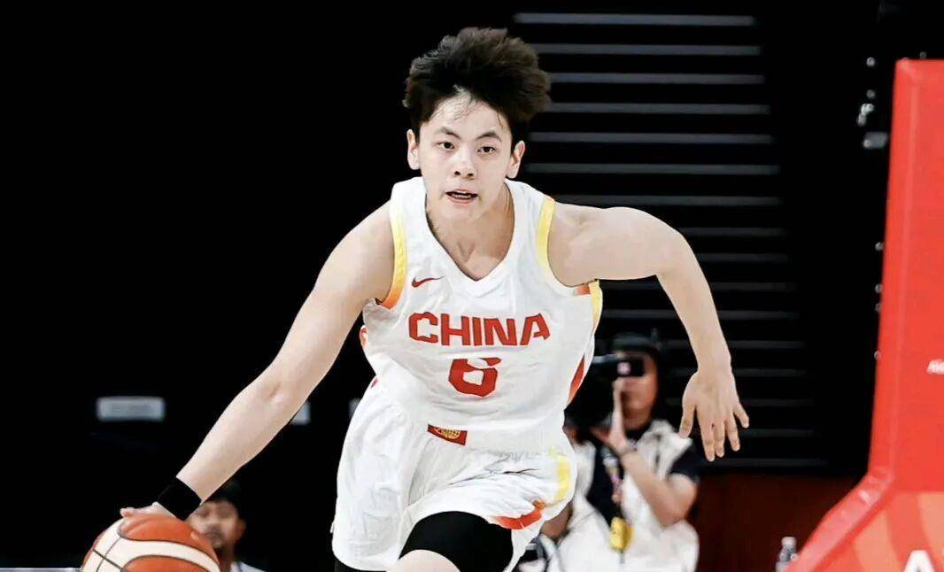 0+0+0！中国女篮狂胜69分，验出最差球员，杨舒予为她付出巨大代价
