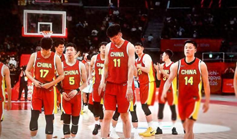 中国男篮2连败！全员回国解散，郭士强官宣2大决定，姚明没说错