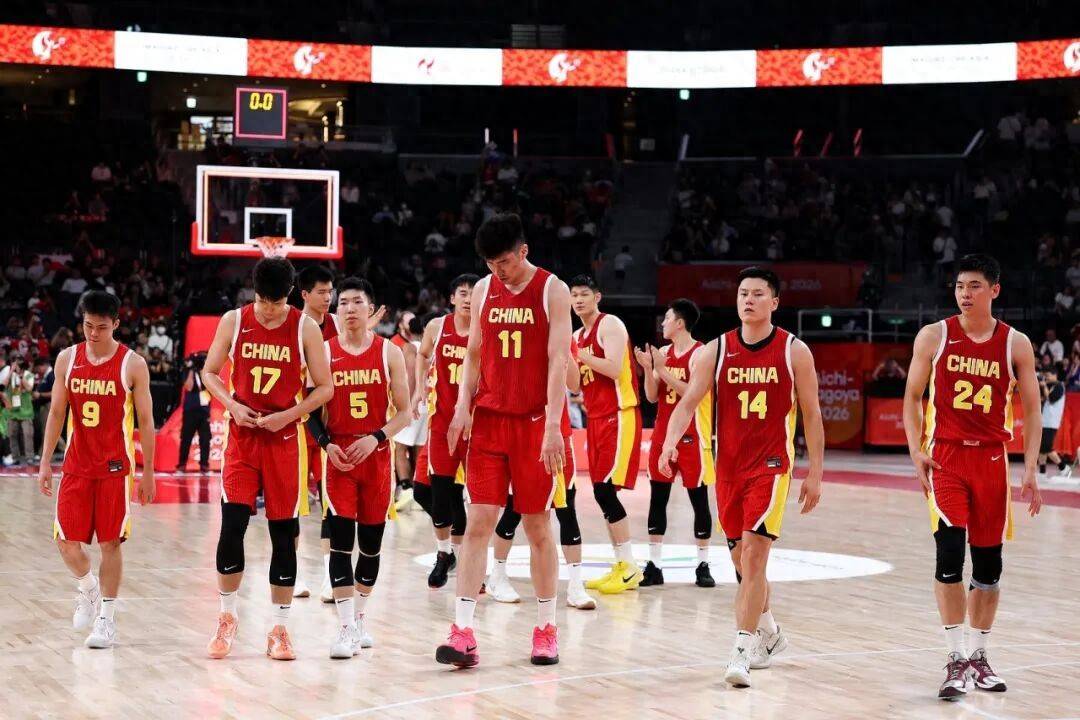 原创
            中国男篮又传坏消息，全员回国受罚？亚运战绩竟创下历史第二差！