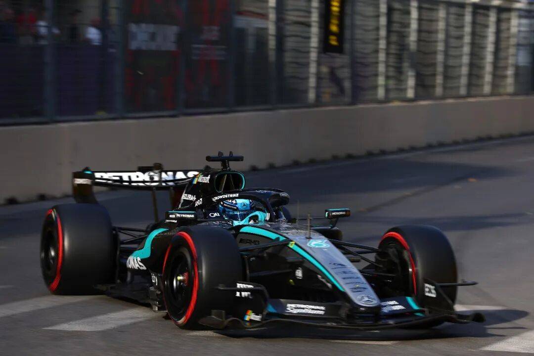 F1阿塞拜疆站排位赛：拉塞尔巨大优势，豪取杆位！