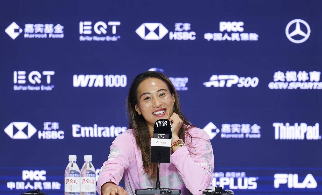 同样是顶尖金花！李娜有丈夫助力，郑钦文团队年花费1500万，二者培养路径差距在哪
