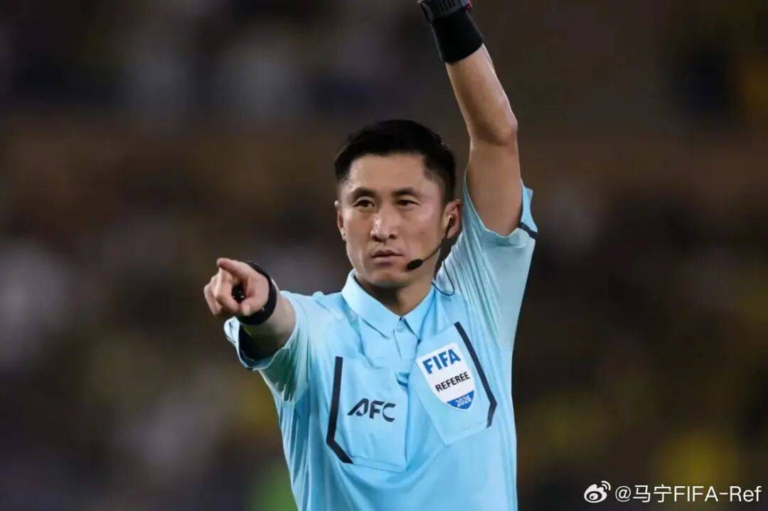 马宁抵达沙特利雅得,如无意外将执法13日C罗亚冠比赛,曾放话“我的世界里没有明星”