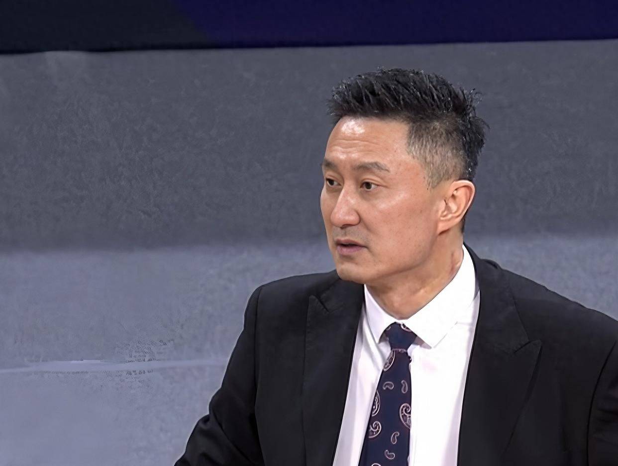 广东喜讯连连！杜锋回归宏远，胡明轩任队长，三外援首秀官宣