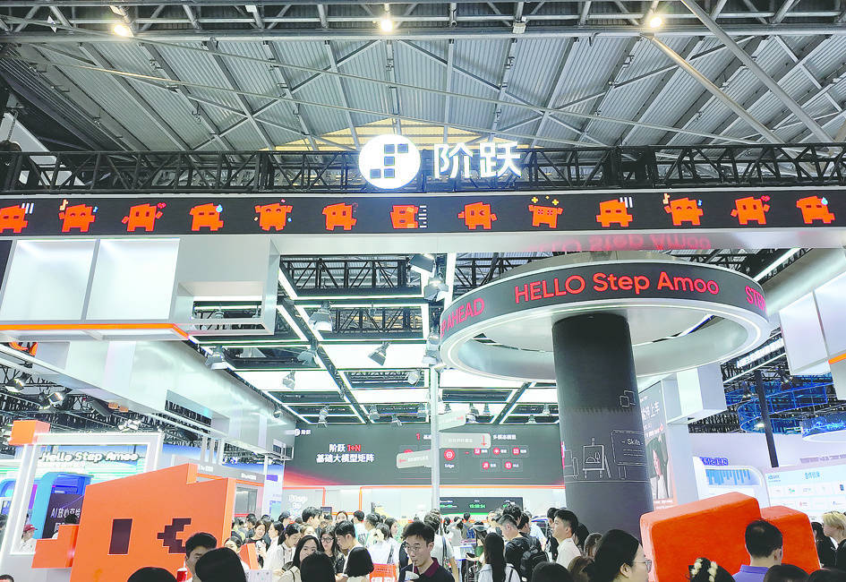 同一批巨头对阶跃“开窗”、对豆包关门 智能体手机离大众换机还有多远？