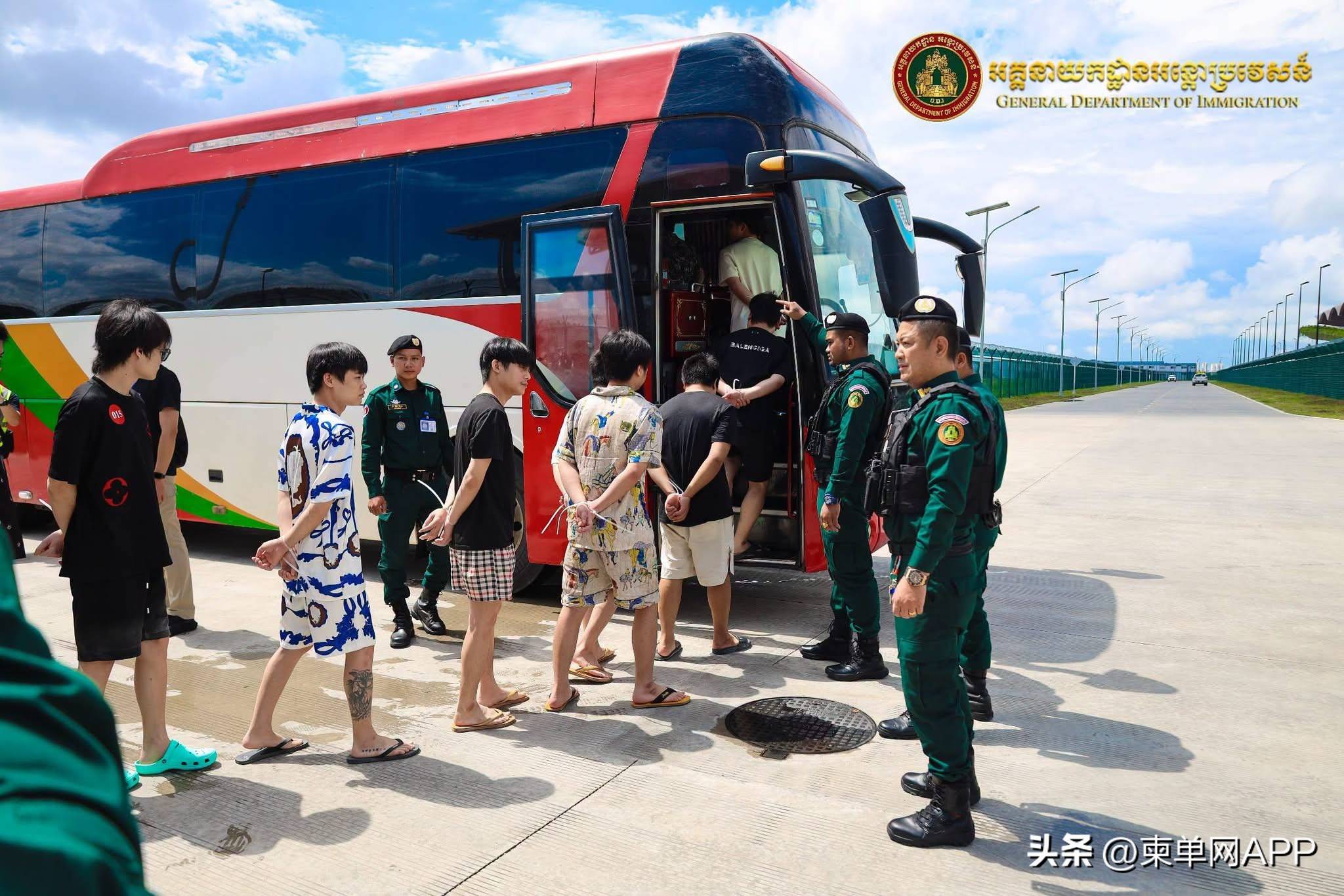包机回国！柬埔寨遣返90名中国公民#包机#柬埔寨#打击电诈#遣返😀😀😀😀🏆🏆🏆🏆🏆🏆🏆🤩🤩🤩🤩🤩🤩🤩🤩🤩🤩🤩🤩香港六合彩特码49倍｜真人视讯起步返水1%｜电子/...