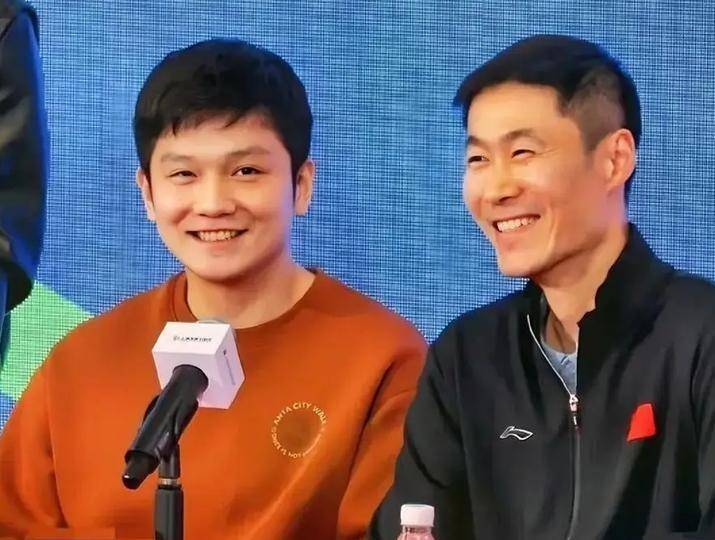 从巴黎大满贯到德甲三冠王，樊振东抵达上海才1天，重返国乒风波再起，王励勤的话终于有人信了