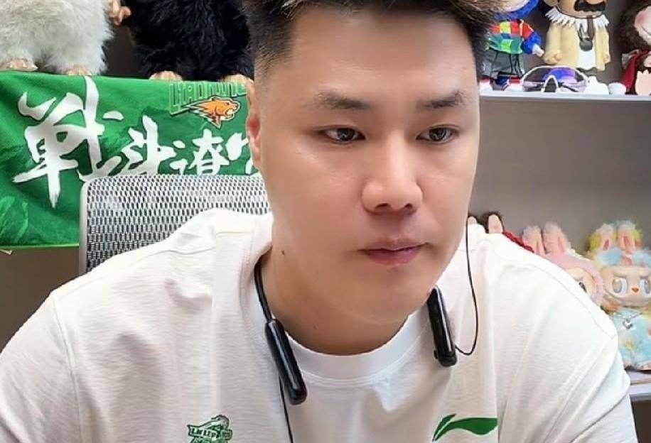 贺天举谈赵继伟：我觉得，现在乌戈教练对继伟的使用非常合理，让继伟打替补，带第二阵容，这没什么问题