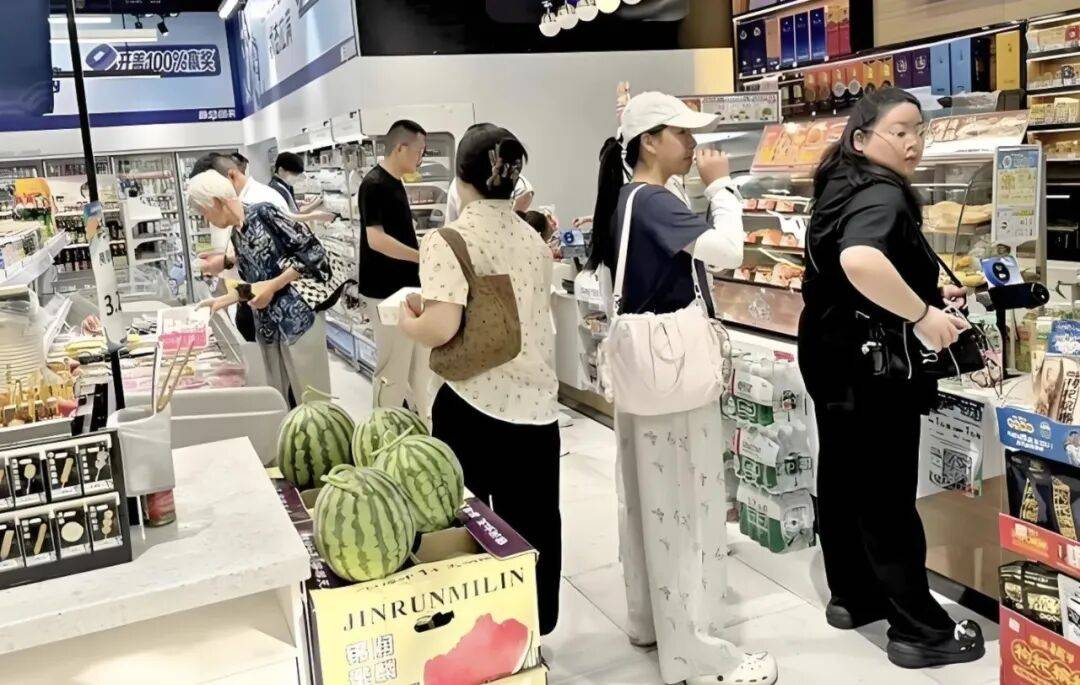 罗森开始卖猪肉了，国内便利店为什么不跟？