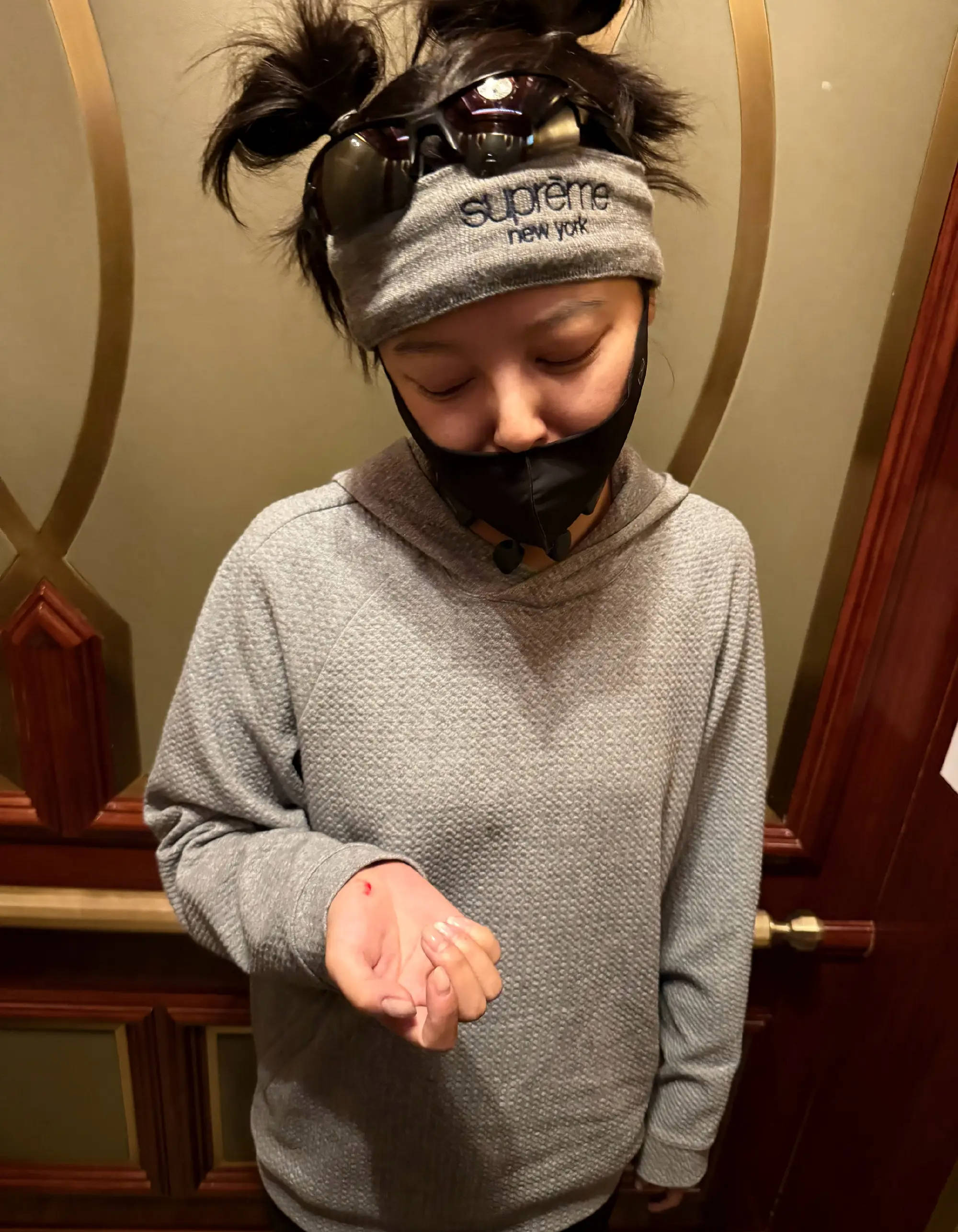 辛芷蕾晒我方的骑行照 自曝我方骑自行车跌倒受伤